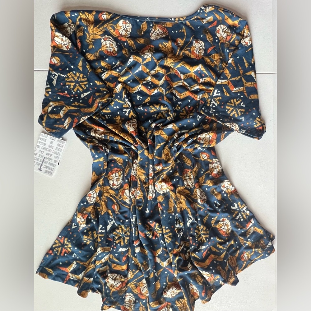 Lularoe Perfect Tee - Size Large - Picture 2 of 6